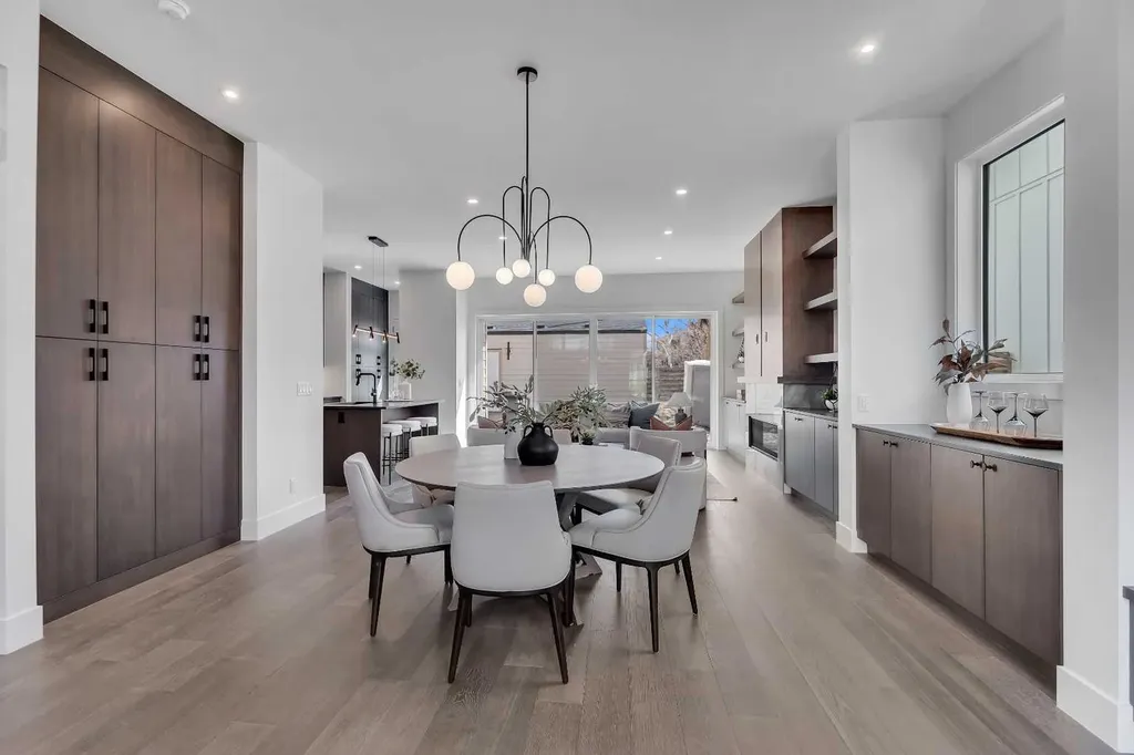 3919 23 Avenue SW Calgary AB T3E 0J9