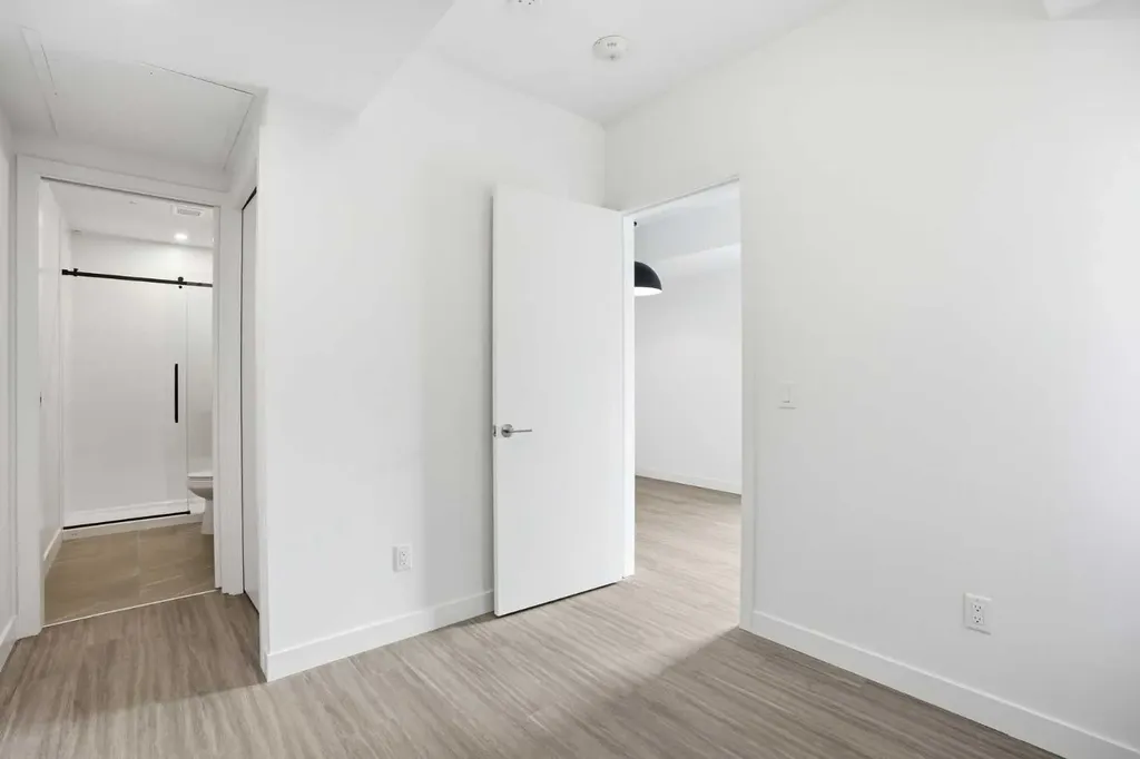 730 2 Avenue SW Calgary AB T2P 1R8