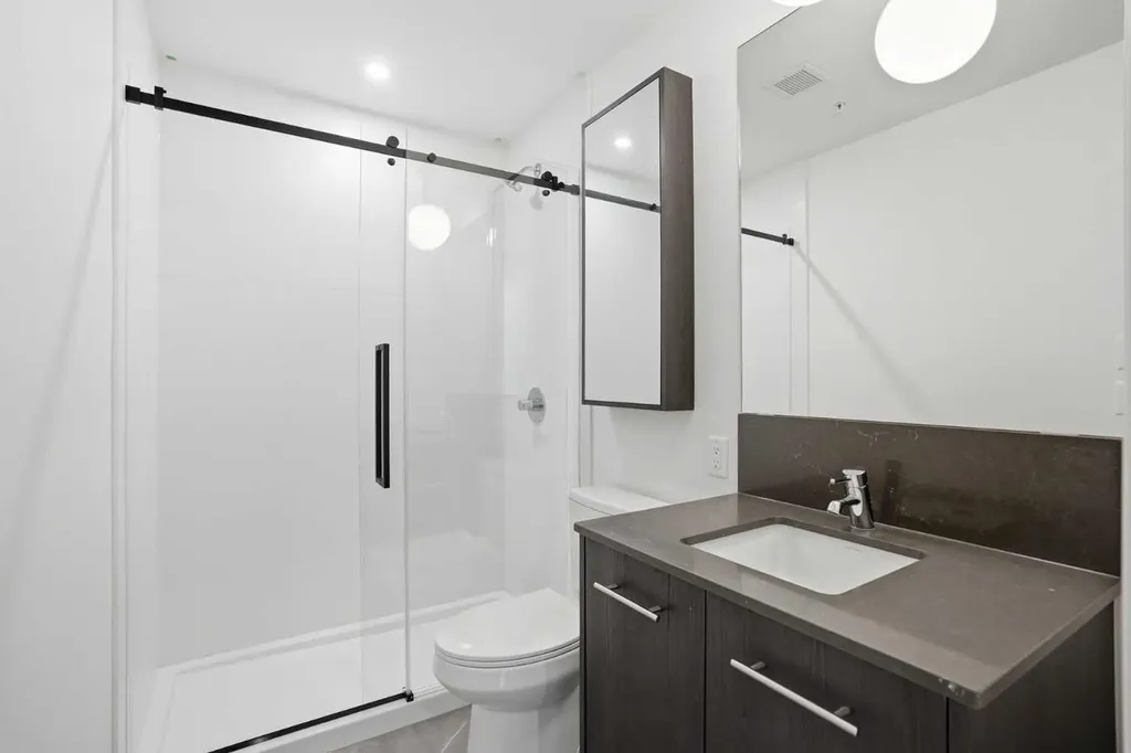 730 2 Avenue SW Calgary AB T2P 1R8