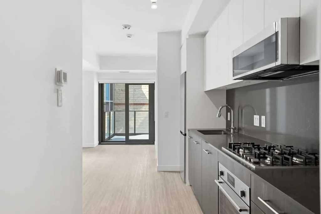 730 2 Avenue SW Calgary AB T2P 1R8