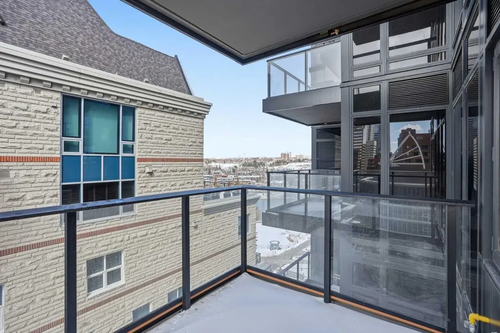 730 2 Avenue SW Calgary AB T2P 1R8