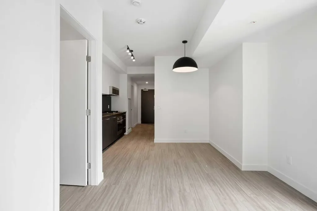 730 2 Avenue SW Calgary AB T2P 1R8