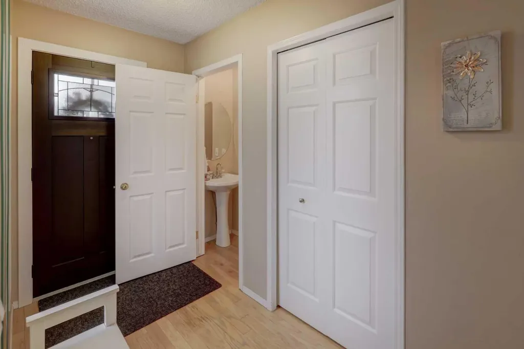 135 Coverdale Court NE Calgary AB T3K 4J7