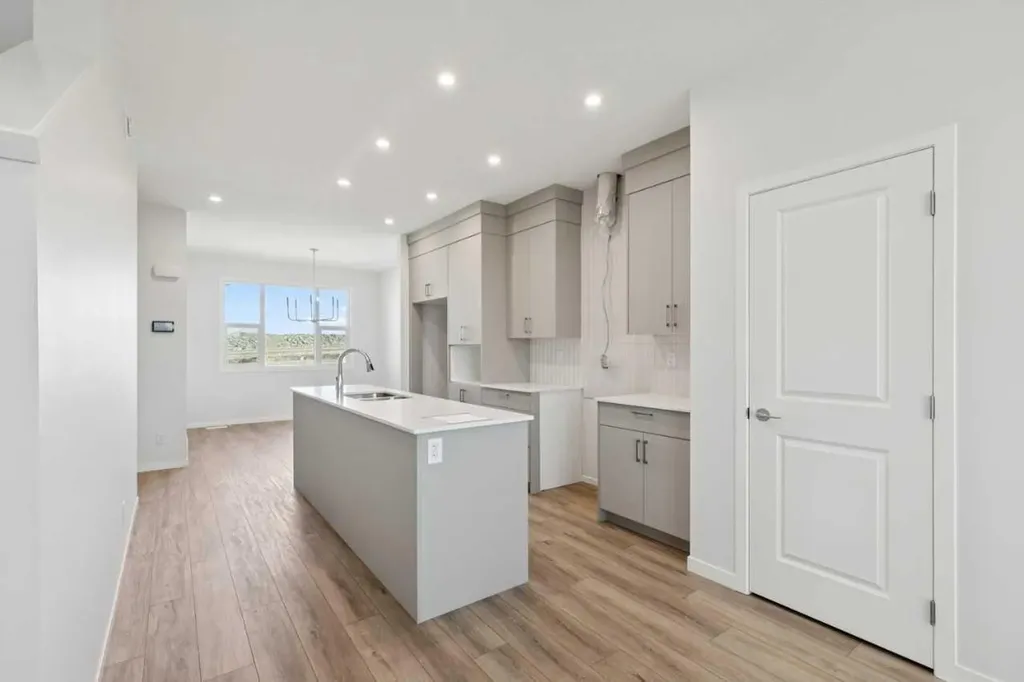 74 Lucas Heath NW Calgary AB T3P 2Y2