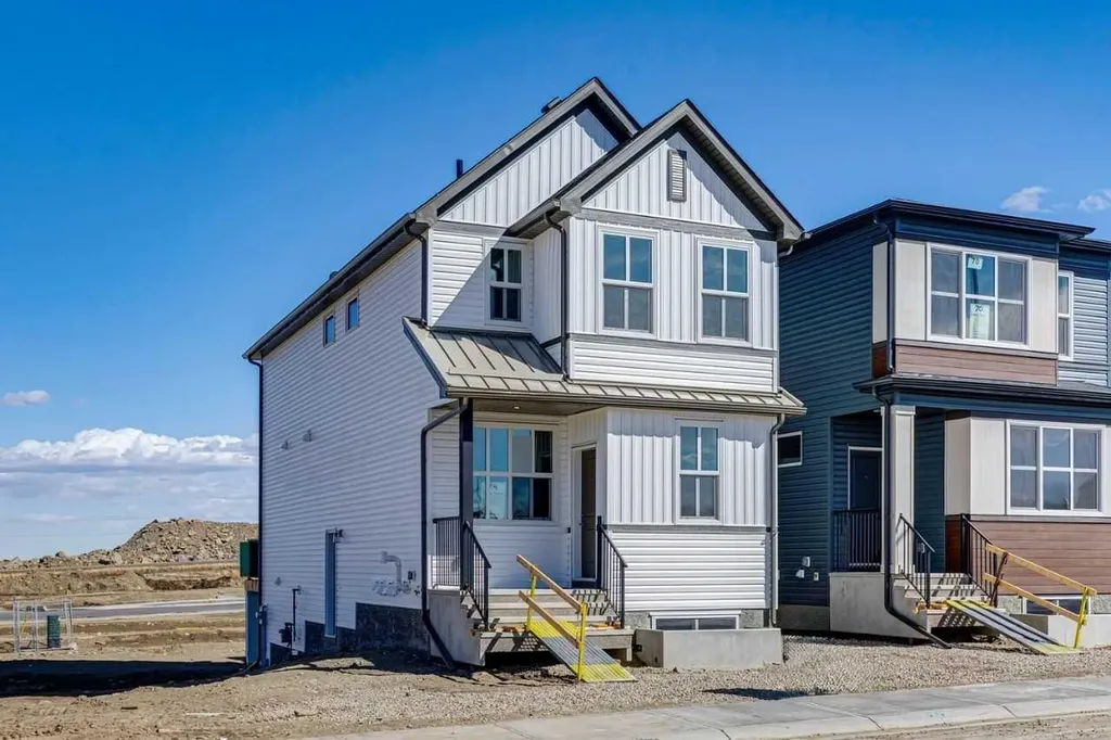 74 Lucas Heath NW Calgary AB T3P 2Y2