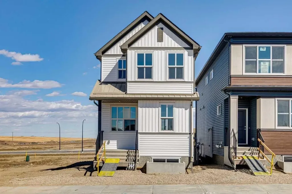 74 Lucas Heath NW Calgary AB T3P 2Y2