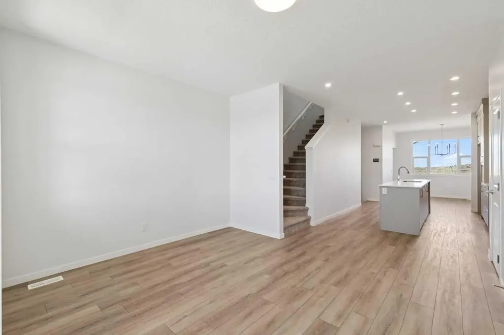 74 Lucas Heath NW Calgary AB T3P 2Y2