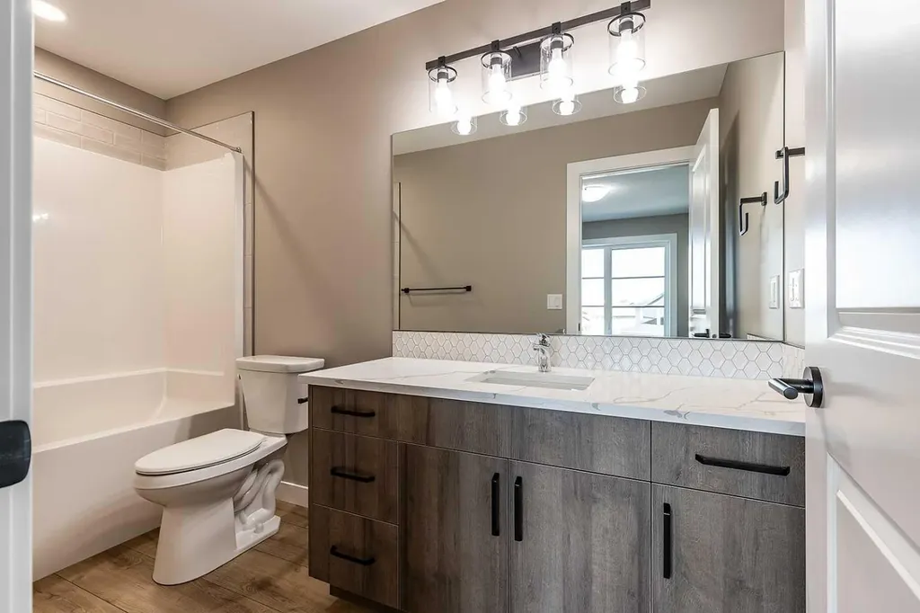 156 Somerset Way SE Medicine Hat AB T1B 0C2