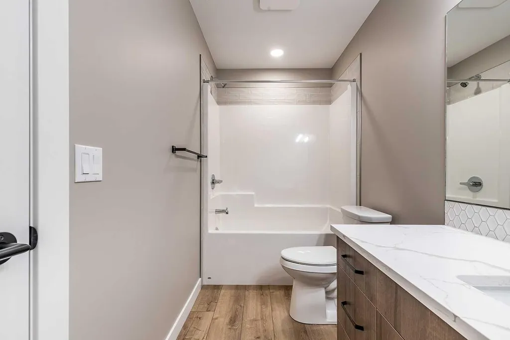 156 Somerset Way SE Medicine Hat AB T1B 0C2