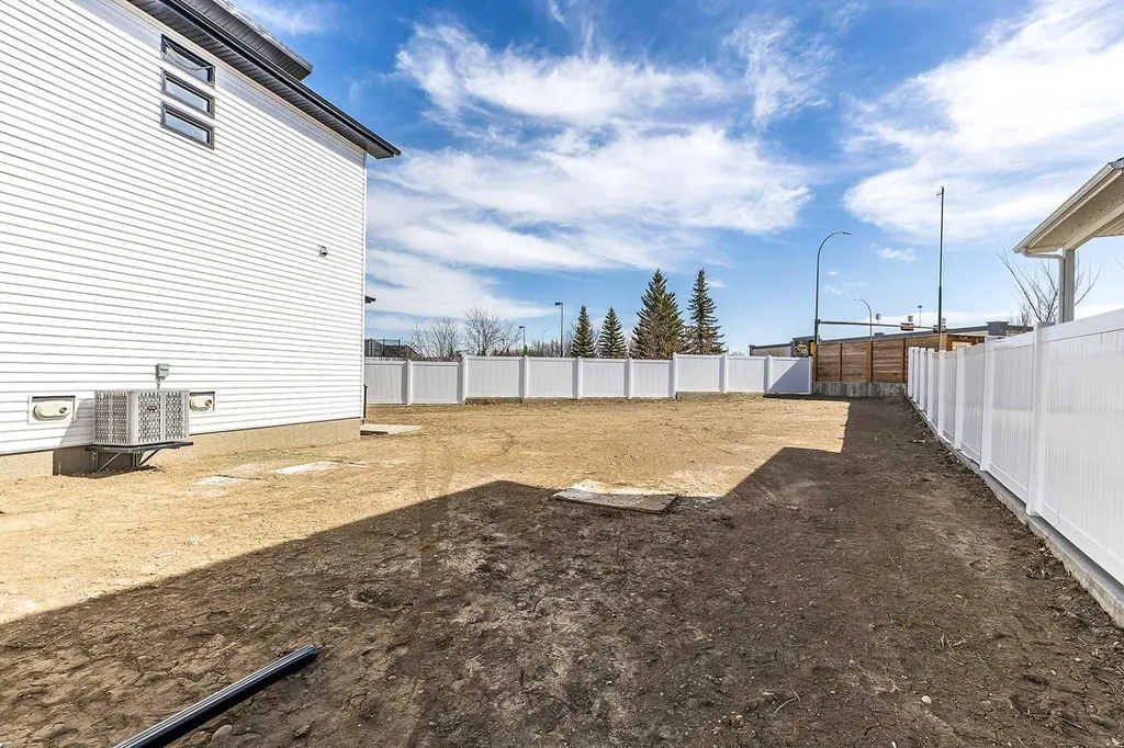 156 Somerset Way SE Medicine Hat AB T1B 0C2