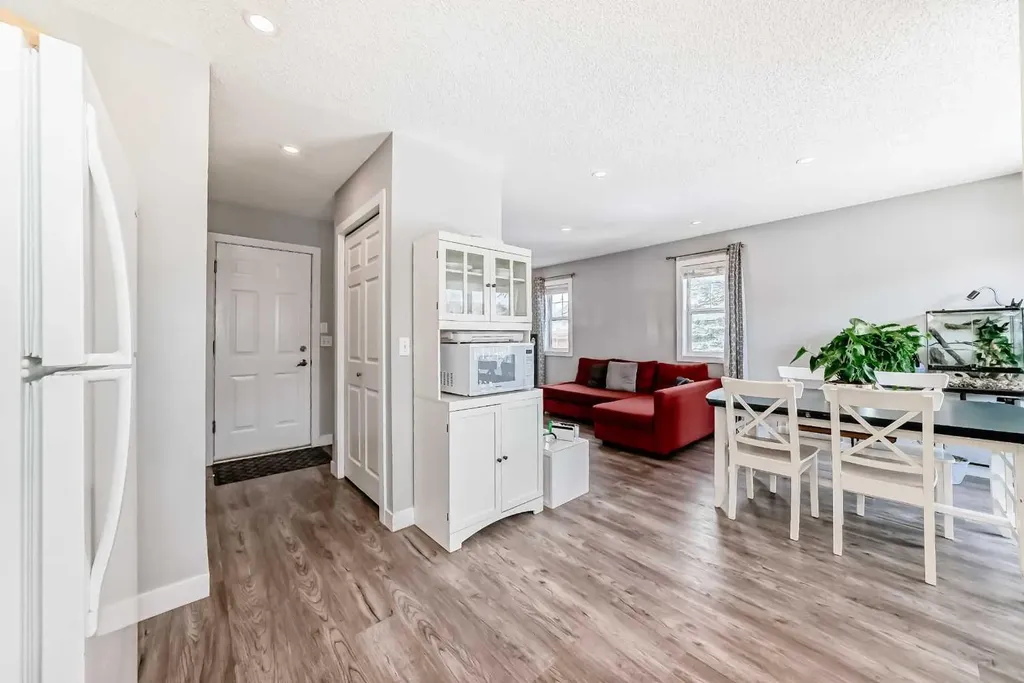 126 Citadel Point NW Calgary AB T3G5L2