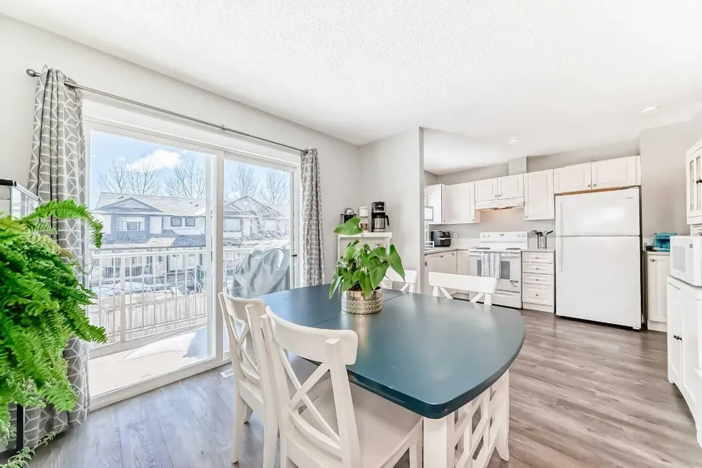 126 Citadel Point NW Calgary AB T3G5L2