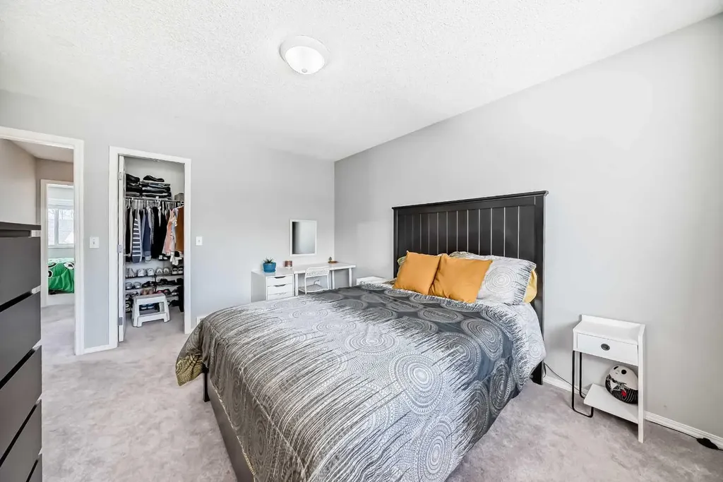 126 Citadel Point NW Calgary AB T3G5L2