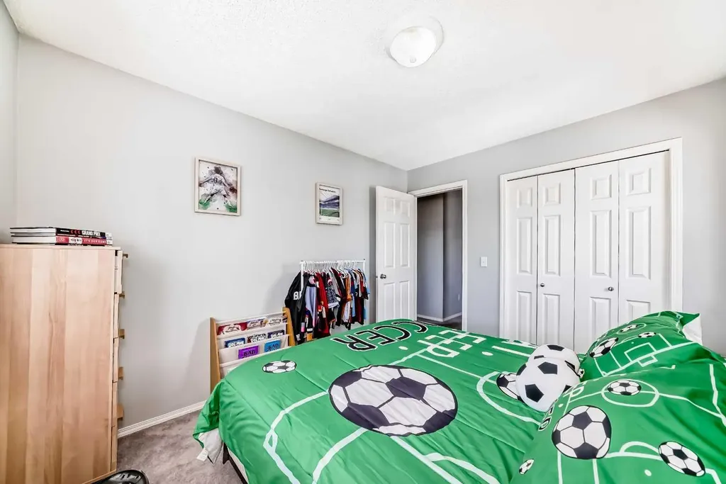 126 Citadel Point NW Calgary AB T3G5L2