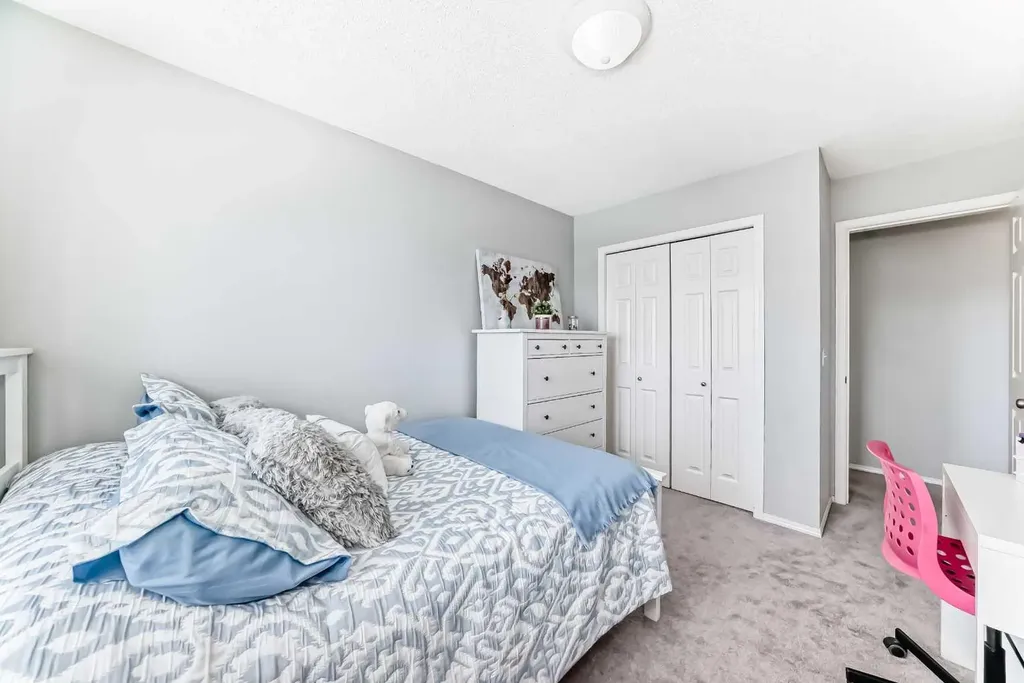 126 Citadel Point NW Calgary AB T3G5L2