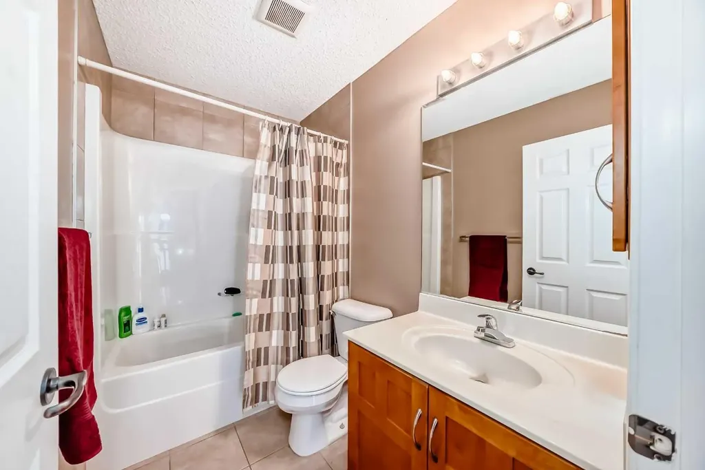 148 Saddlecrest Gardens NE Calgary AB T3J 0C3