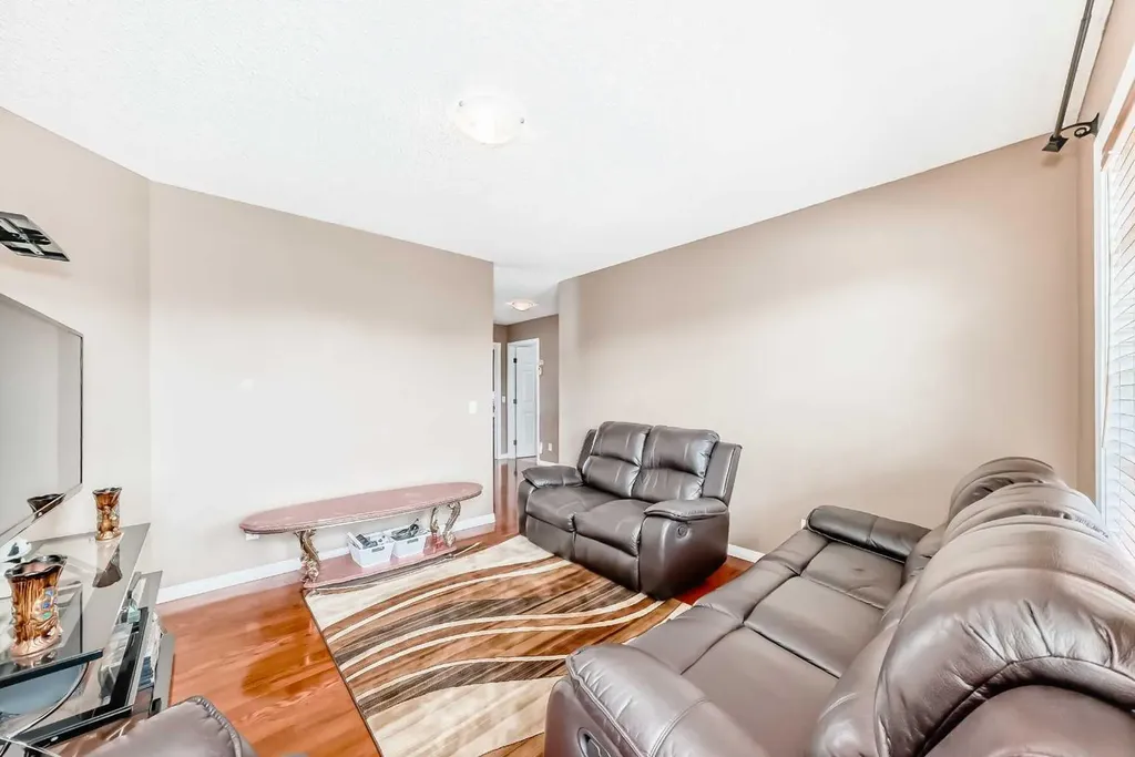 148 Saddlecrest Gardens NE Calgary AB T3J 0C3