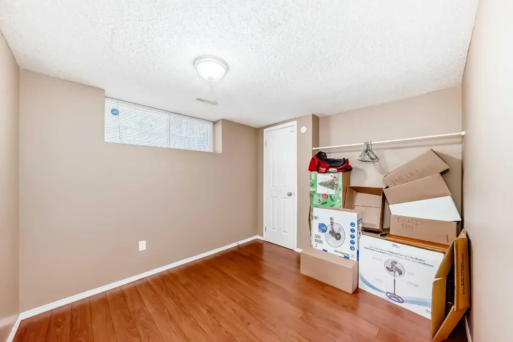 148 Saddlecrest Gardens NE Calgary AB T3J 0C3
