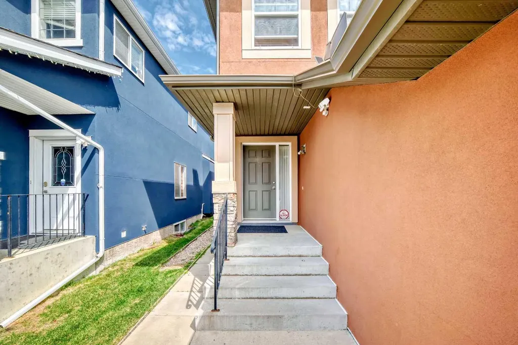 148 Saddlecrest Gardens NE Calgary AB T3J 0C3