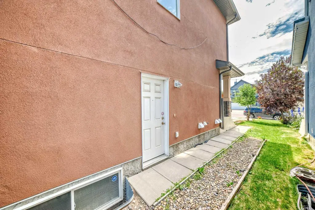 148 Saddlecrest Gardens NE Calgary AB T3J 0C3