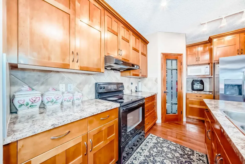 148 Saddlecrest Gardens NE Calgary AB T3J 0C3
