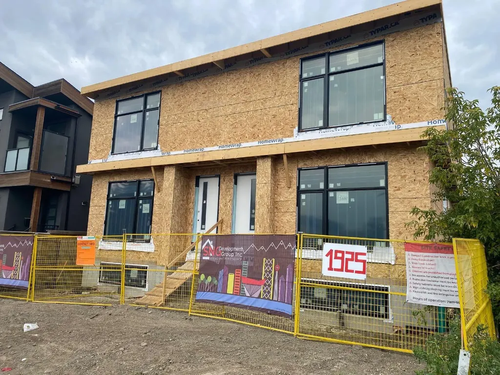 1925 24 Street SW Calgary AB T3E 1S9