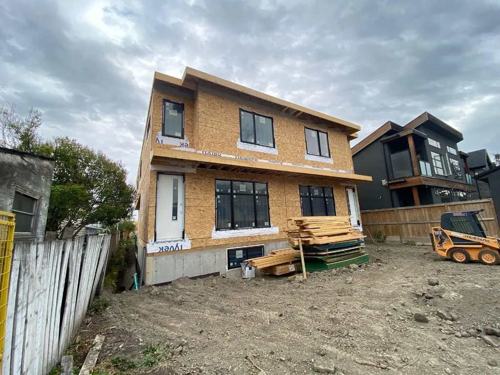1925 24 Street SW Calgary AB T3E 1S9