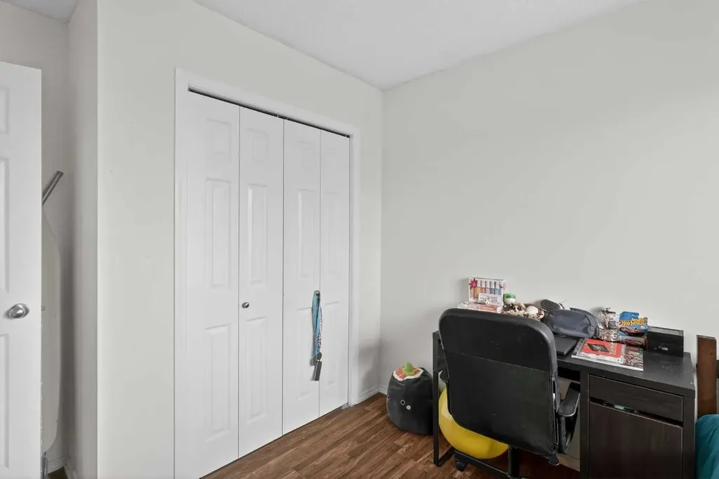 260 Stonemere Place Chestermere AB T1Z 1N2