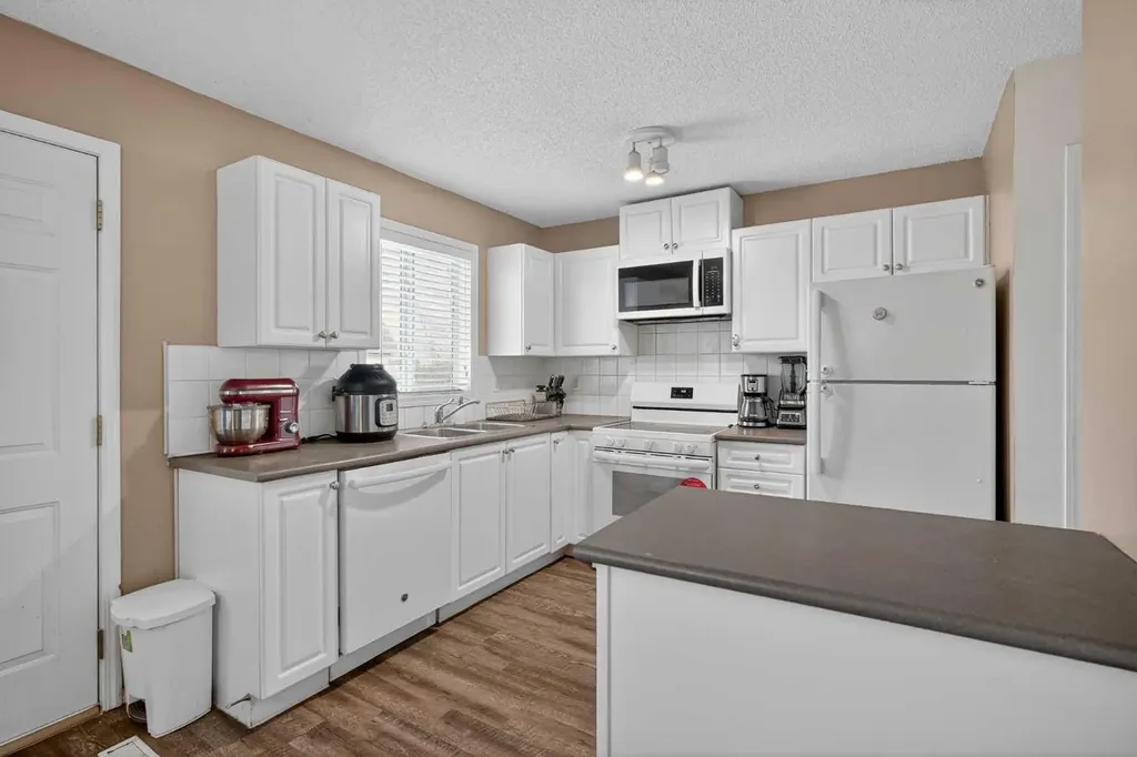 260 Stonemere Place Chestermere AB T1Z 1N2