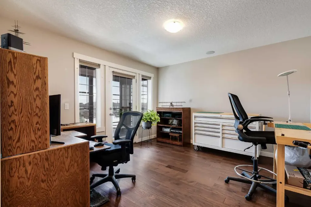 2 Elgin Meadows Green SE Calgary AB T2Z 0L8
