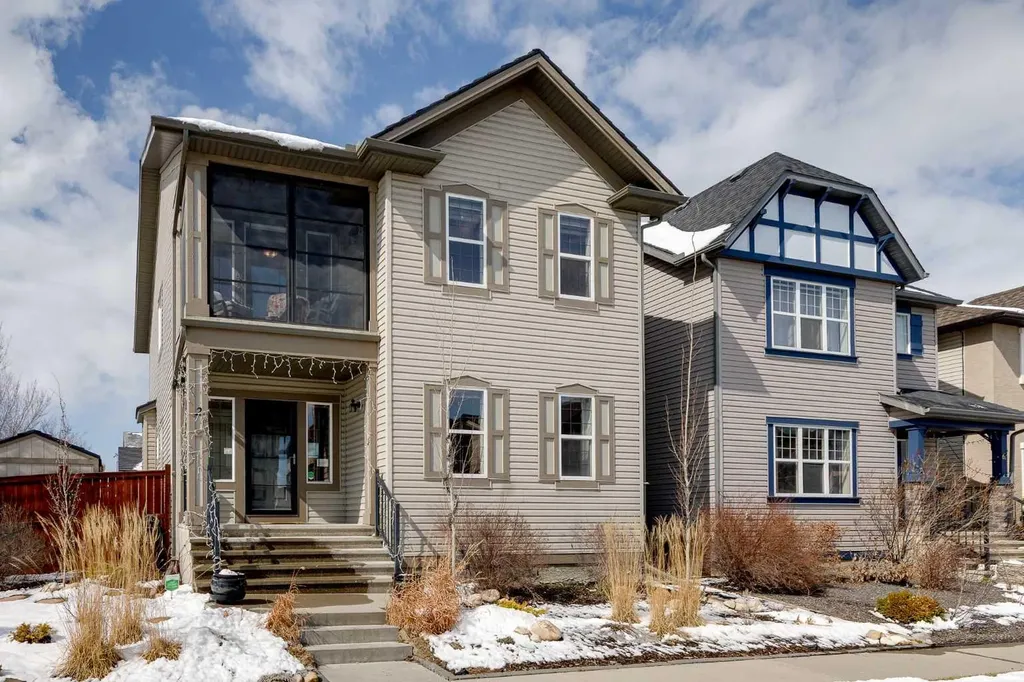2 Elgin Meadows Green SE Calgary AB T2Z 0L8