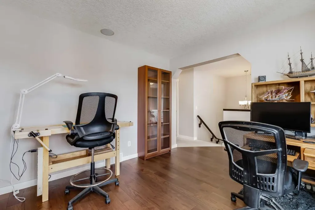 2 Elgin Meadows Green SE Calgary AB T2Z 0L8