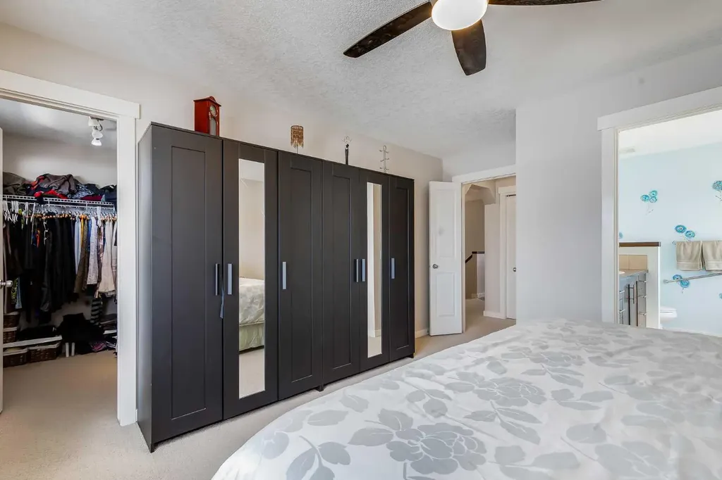 2 Elgin Meadows Green SE Calgary AB T2Z 0L8