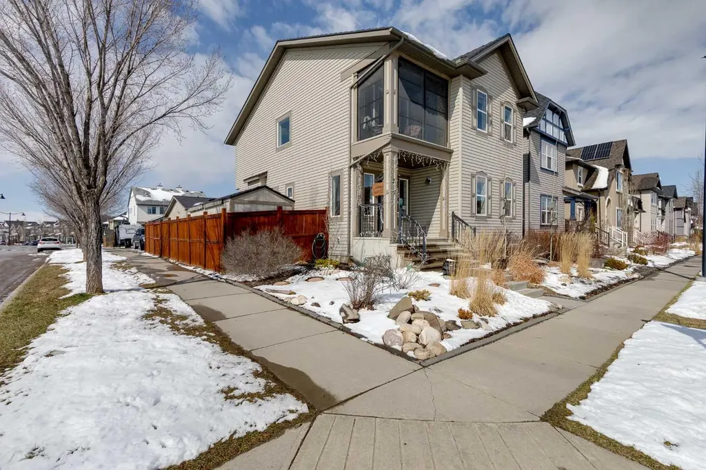 2 Elgin Meadows Green SE Calgary AB T2Z 0L8