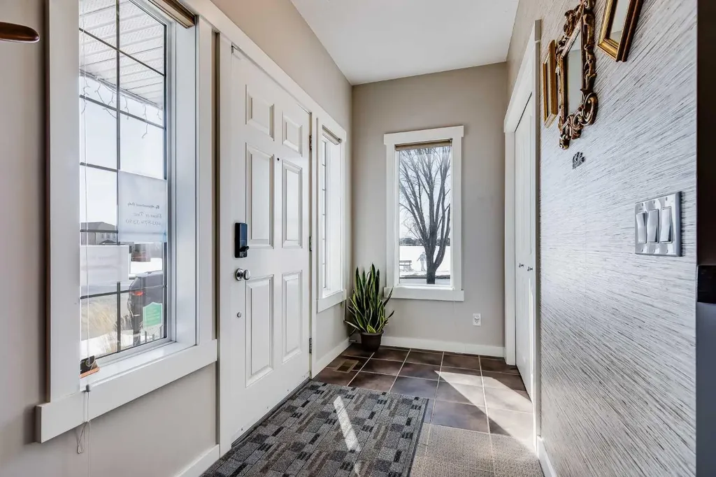 2 Elgin Meadows Green SE Calgary AB T2Z 0L8