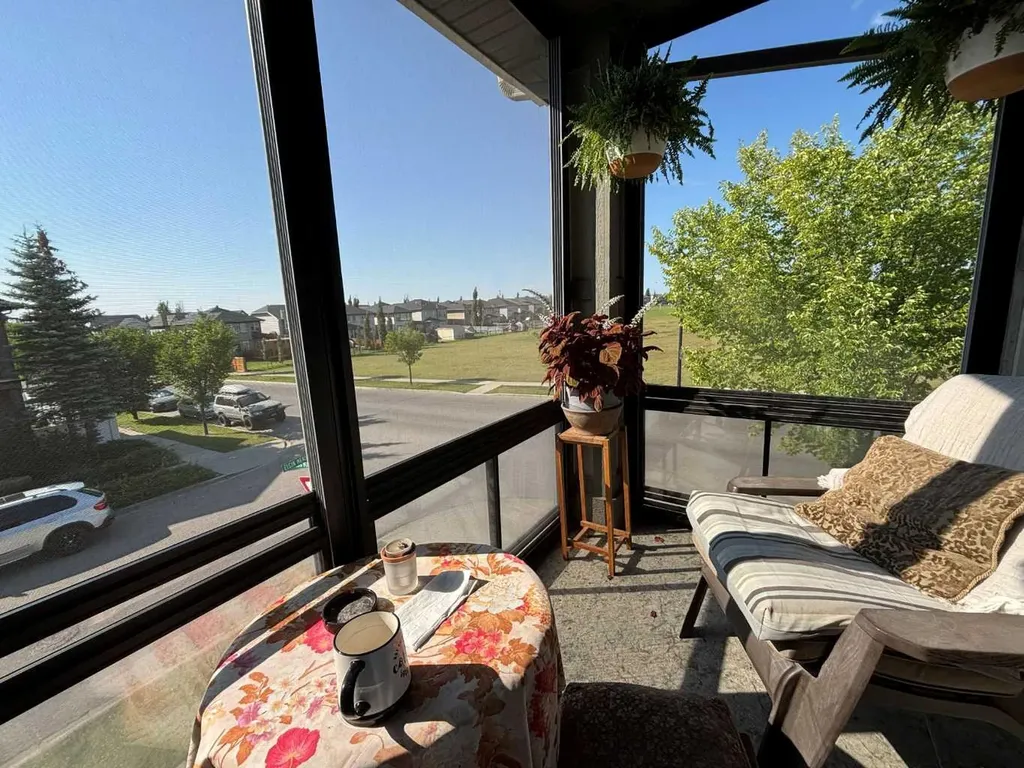 2 Elgin Meadows Green SE Calgary AB T2Z 0L8