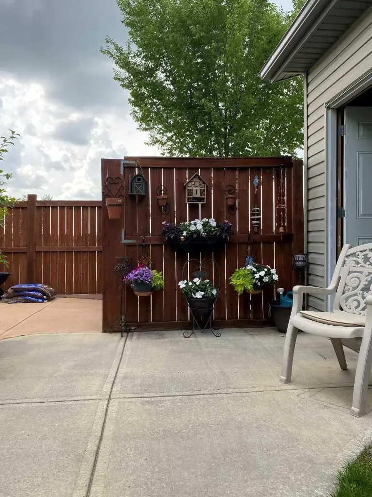 2 Elgin Meadows Green SE Calgary AB T2Z 0L8