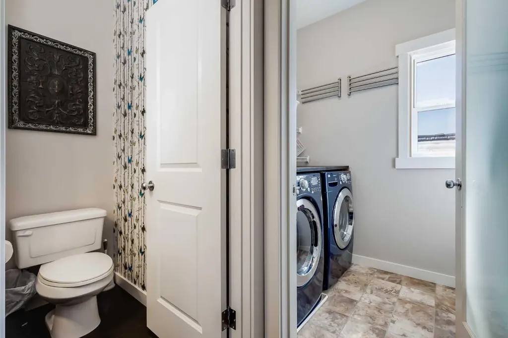 2 Elgin Meadows Green SE Calgary AB T2Z 0L8