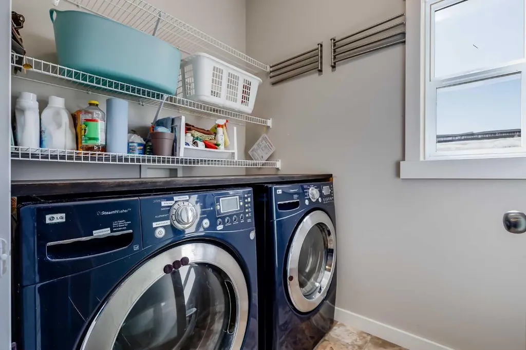 2 Elgin Meadows Green SE Calgary AB T2Z 0L8