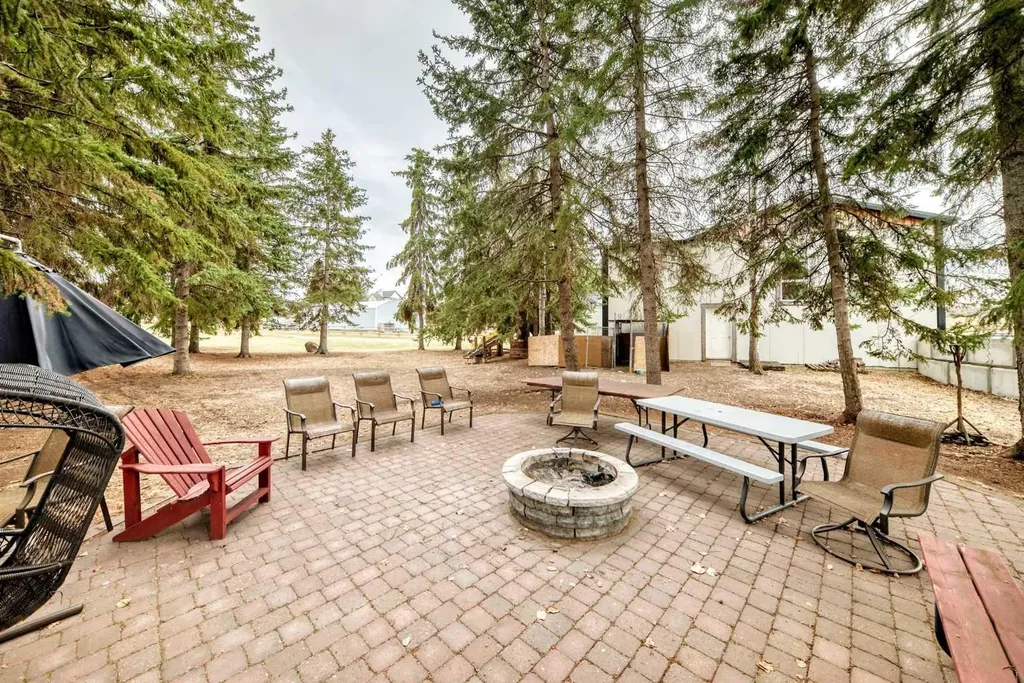 430062 Range Road 252 Rural Ponoka County AB T4J 1R1