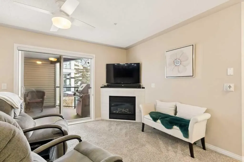 345 Rocky Vista Park NW Calgary AB T3G 5K6