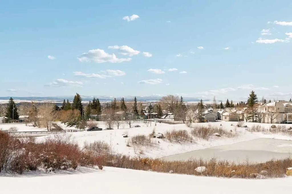 345 Rocky Vista Park NW Calgary AB T3G 5K6