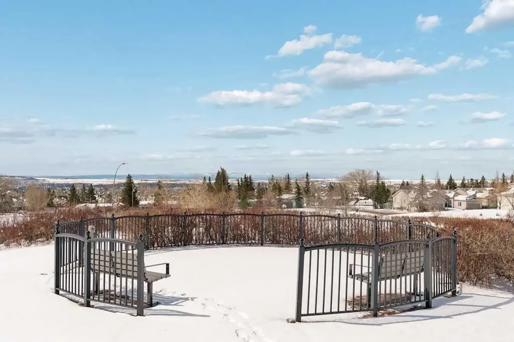 345 Rocky Vista Park NW Calgary AB T3G 5K6