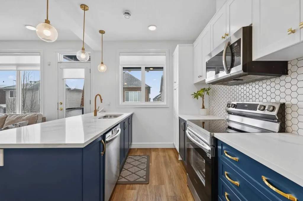 10060 46 Street NE Calgary AB T3M 3A6