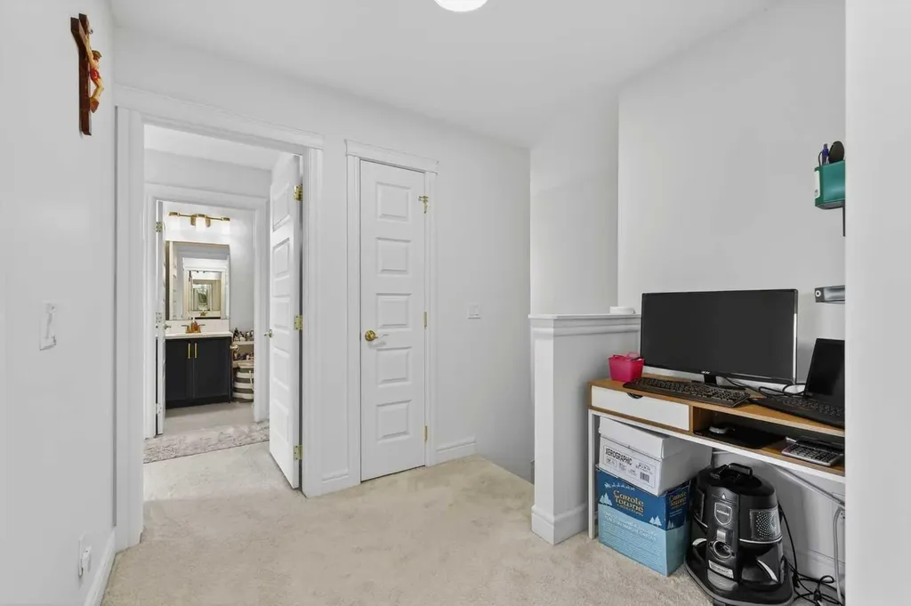 10060 46 Street NE Calgary AB T3M 3A6