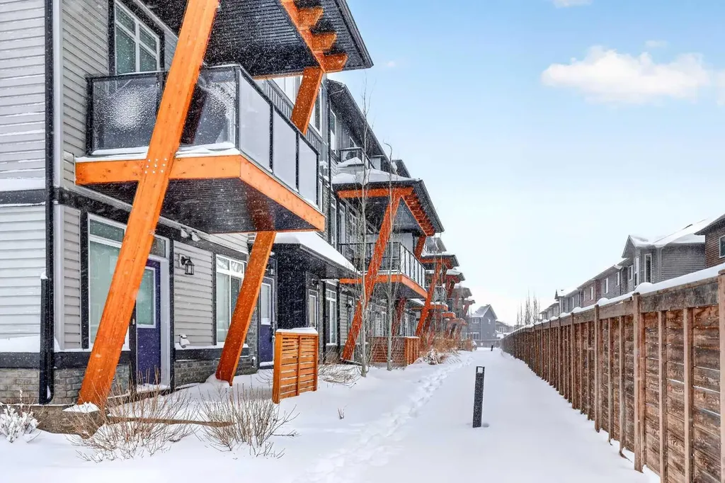 10060 46 Street NE Calgary AB T3M 3A6