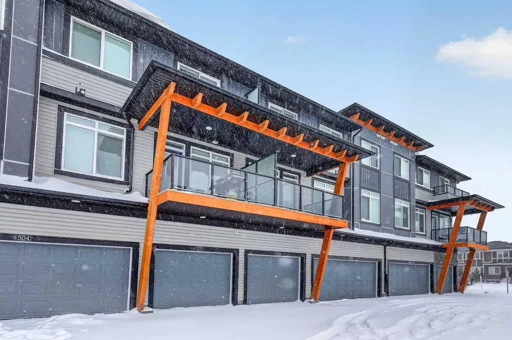 10060 46 Street NE Calgary AB T3M 3A6