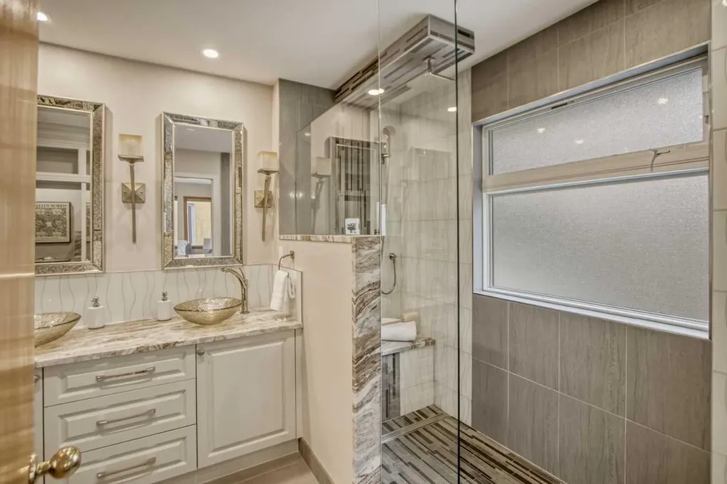 240 Varsity Estates Terrace NW Calgary AB T3B 5J4
