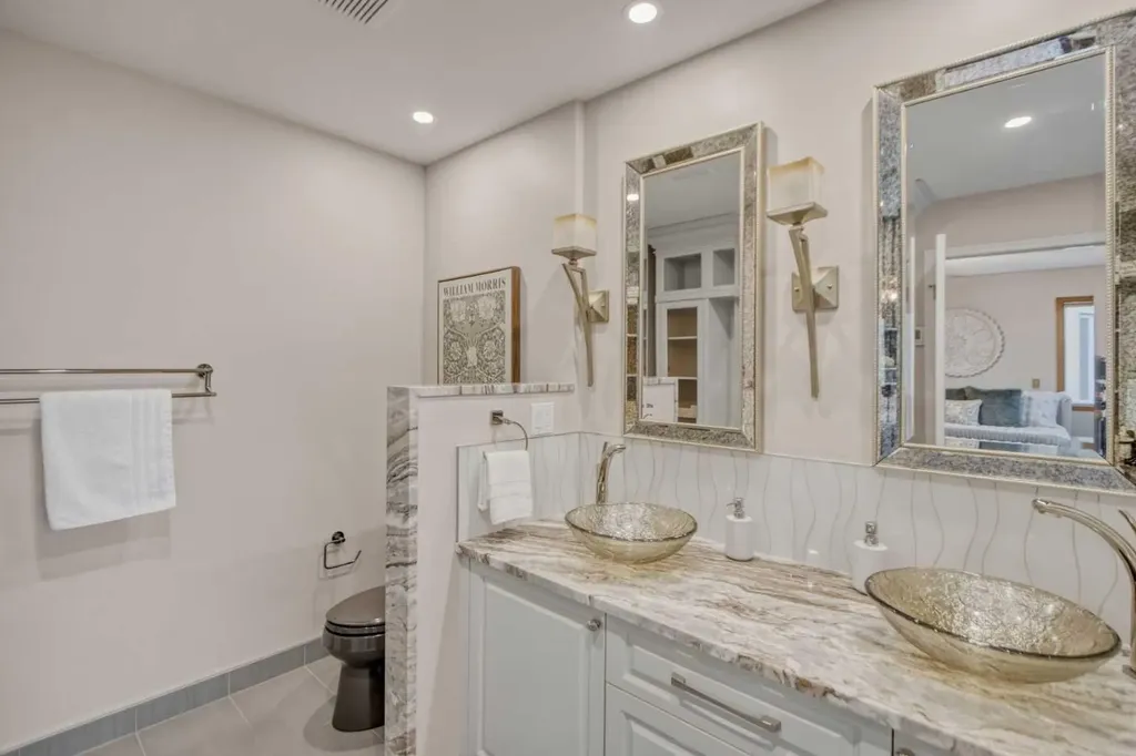 240 Varsity Estates Terrace NW Calgary AB T3B 5J4