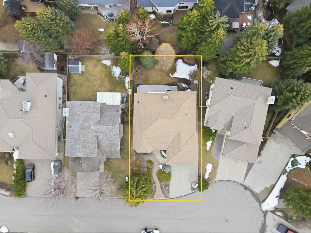 240 Varsity Estates Terrace NW Calgary AB T3B 5J4